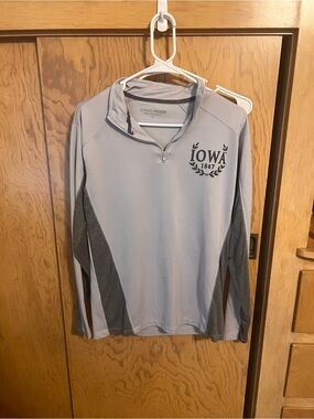 Iowa 1847 women’s Light Gray Performance Quarter-Zip Shirt